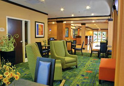 Fairfield Inn Suites Brunswick Interior photo