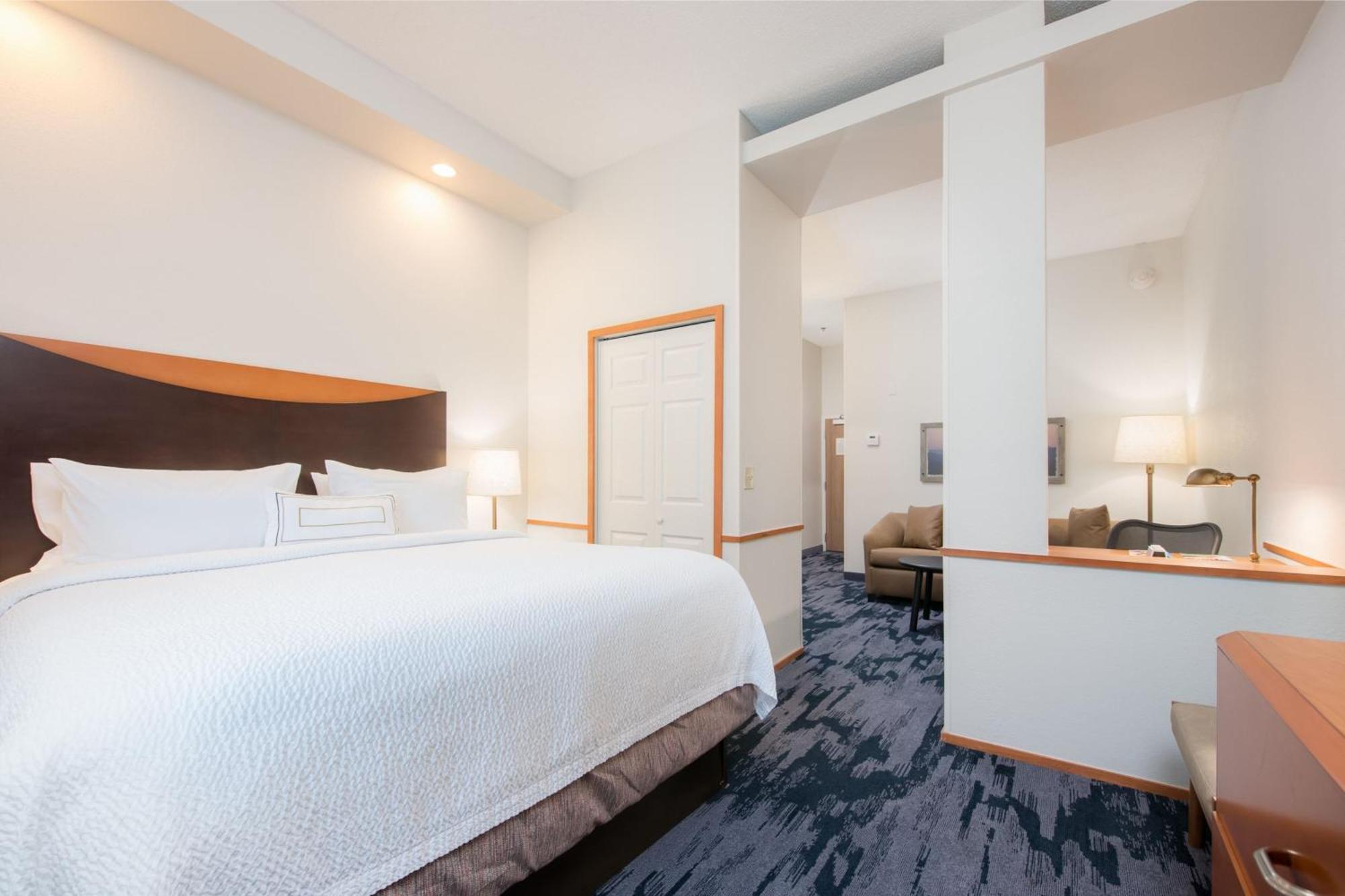 Fairfield Inn Suites Brunswick Exterior photo