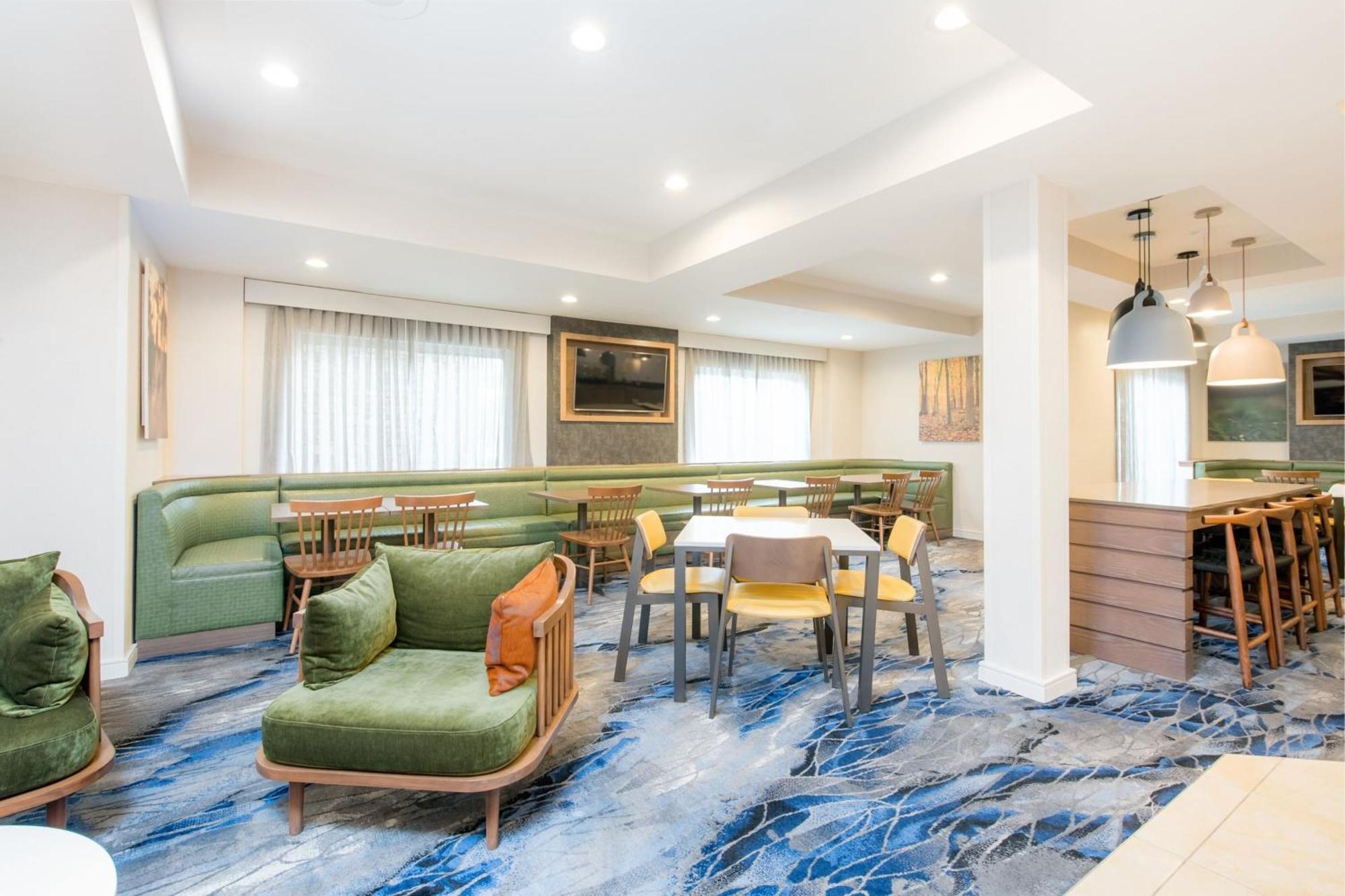 Fairfield Inn Suites Brunswick Exterior photo