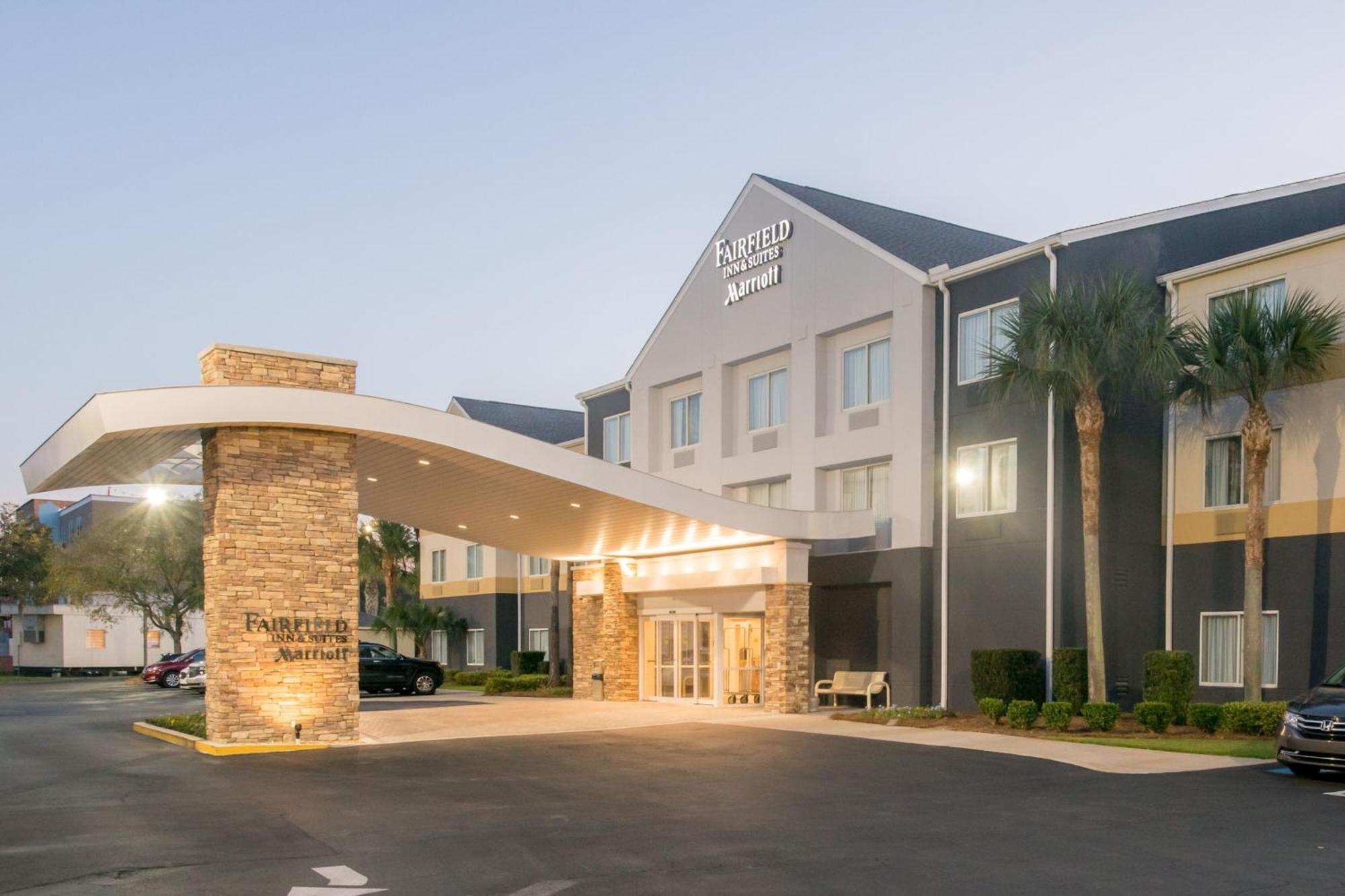 Fairfield Inn Suites Brunswick Exterior photo